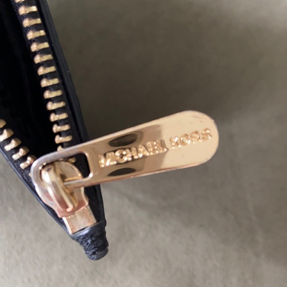 Michael Kors Leather Wallet ID keychain EUC - Picture 7 of 9